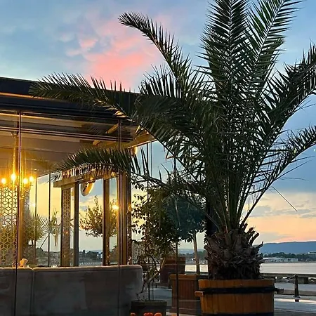 Ξενοδοχείο με διαμερίσματα Paradiso Dreams Hotel, Νεσέμπαρ