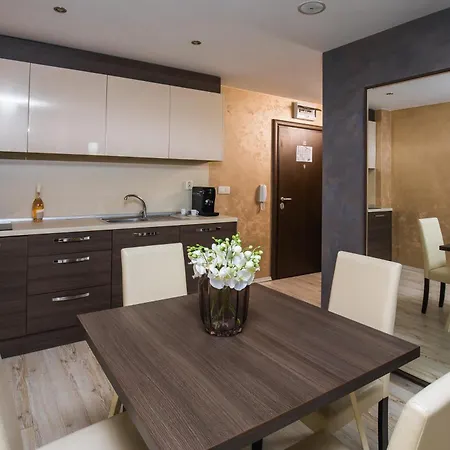 Paradiso Dreams Aparthotel