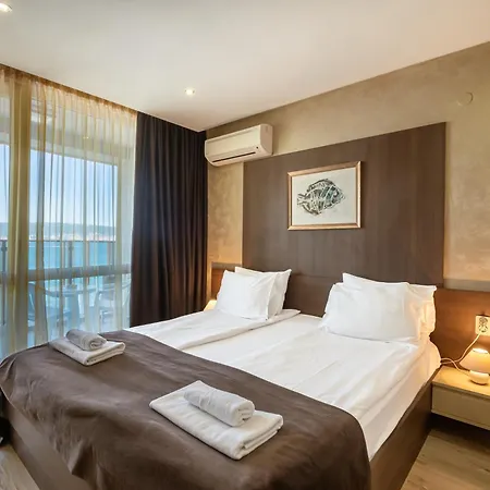Paradiso Dreams Aparthotel 4*
