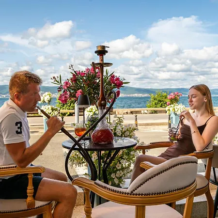 Paradiso Dreams Hotel,